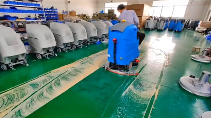杨浦2023年还在用人工的物业保洁不妨试试洗地机吧